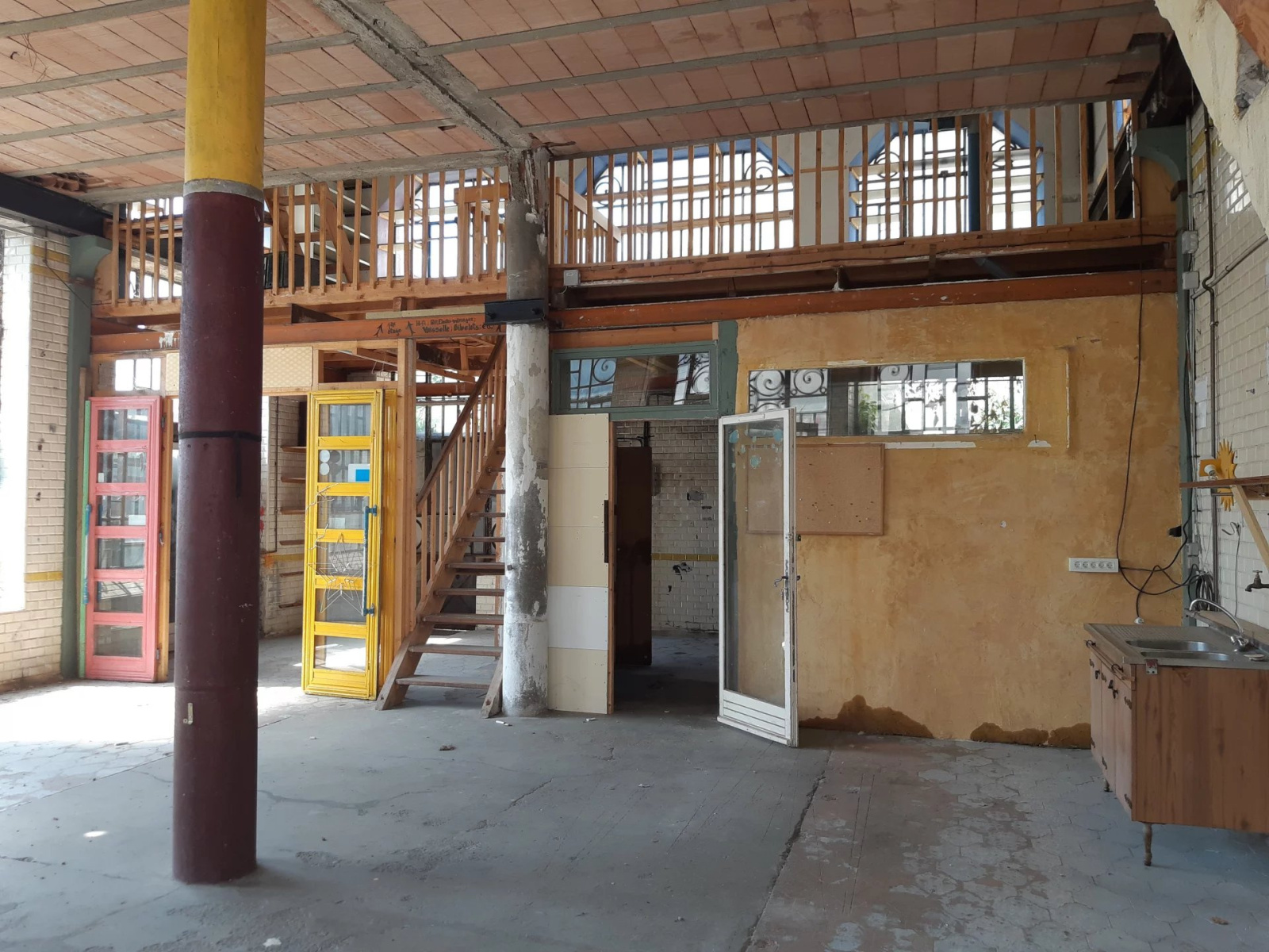Image_, Local commercial, Ganges, ref :G158/11