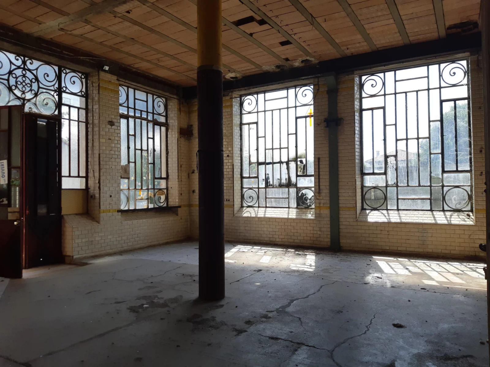 Image_, Local commercial, Ganges, ref :G158/11
