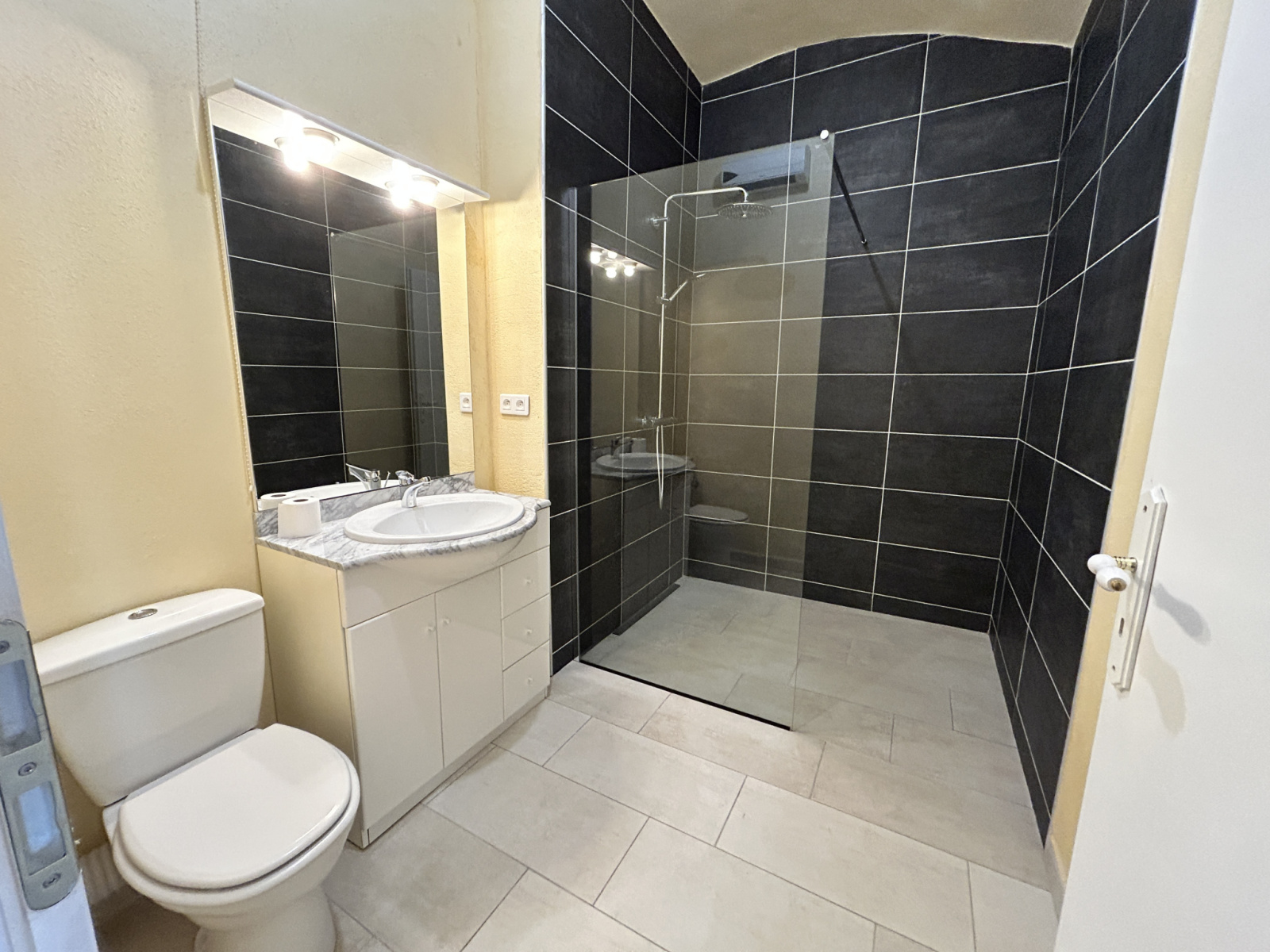 Image_, Immeuble, Sumène, ref :MD-